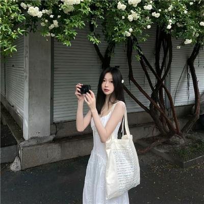 玉米田的小孩